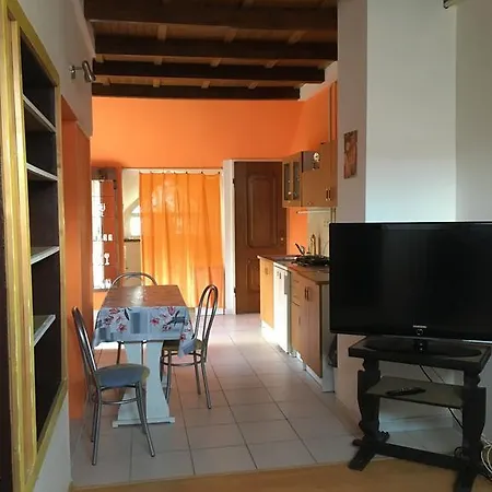 Apartamento V Hostovskom Dome Flower *